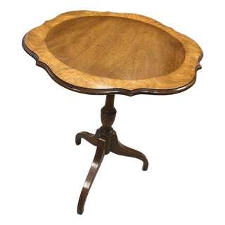 Vintage Columbia Manufacturing Co. Figured Wood Pie-Crust Pedestal Side Table For Sale
