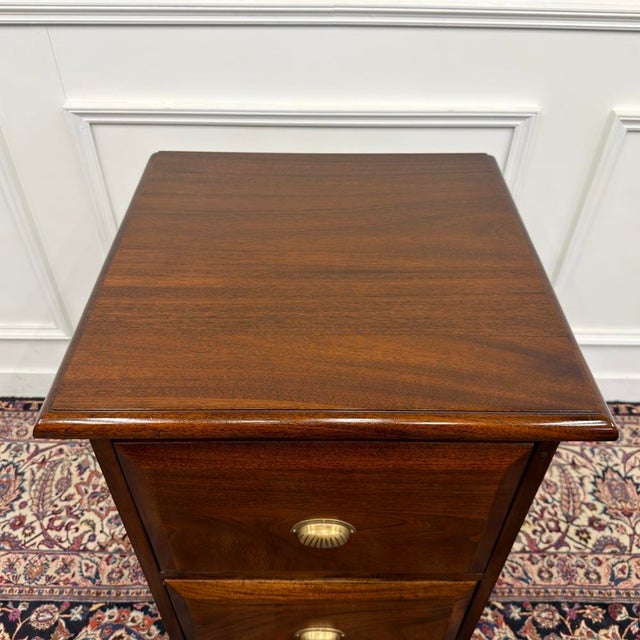 English Chest of Drawers in Wood For Sale - Image 9 of 10