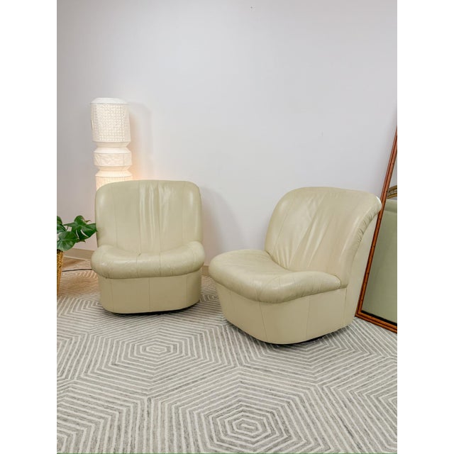 Vintage Cream Leather MCM Postmodern Swivel Glider Chair Pair 28" Wide For Sale - Image 4 of 15