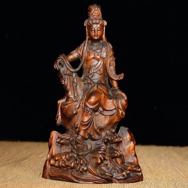 Chinese Vintage Chinese Boxwood Carving of Guanyin (Water-Moon Avalokiteshvara) For Sale - Image 3 of 9