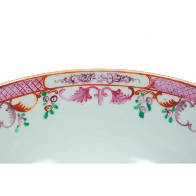 Chinese Export Qianlong Famille Rose Porcelain Small Bowl For Sale - Image 9 of 11