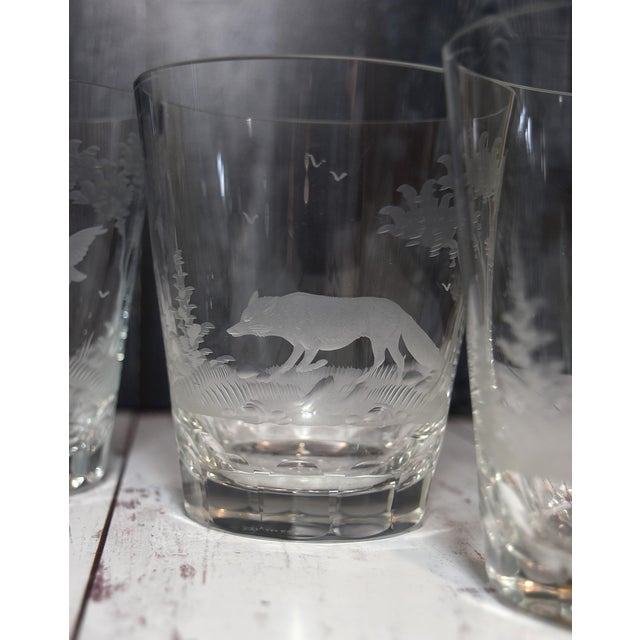 Mid 20th Century Mid 20th Century American Etched Animal Queen Lace Crystal Double Old Fashioned Glasses - Set of 4 For Sale - Image 5 of 15