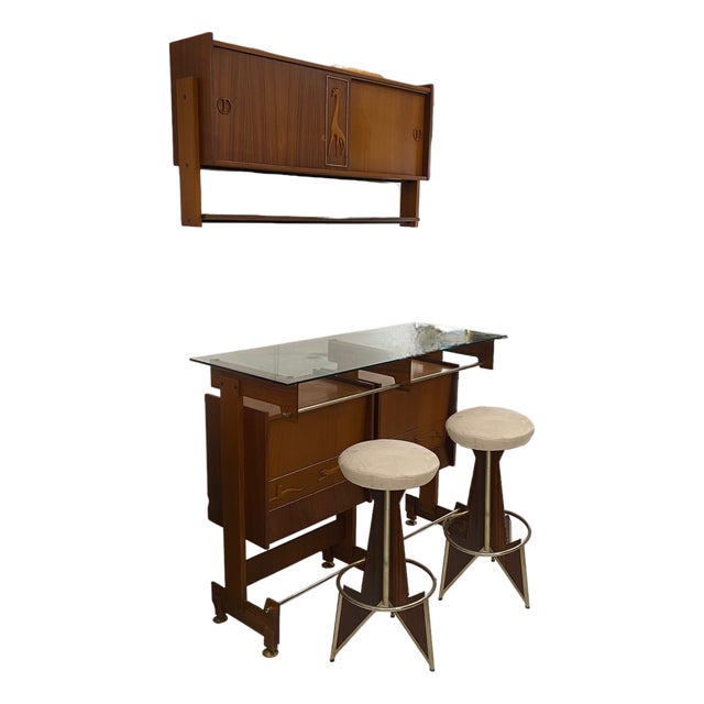 Mid-Century Modern Italian Teak and Rosewood Bar Counter with Shelving and Stools, 1950s, Set of 4 For Sale