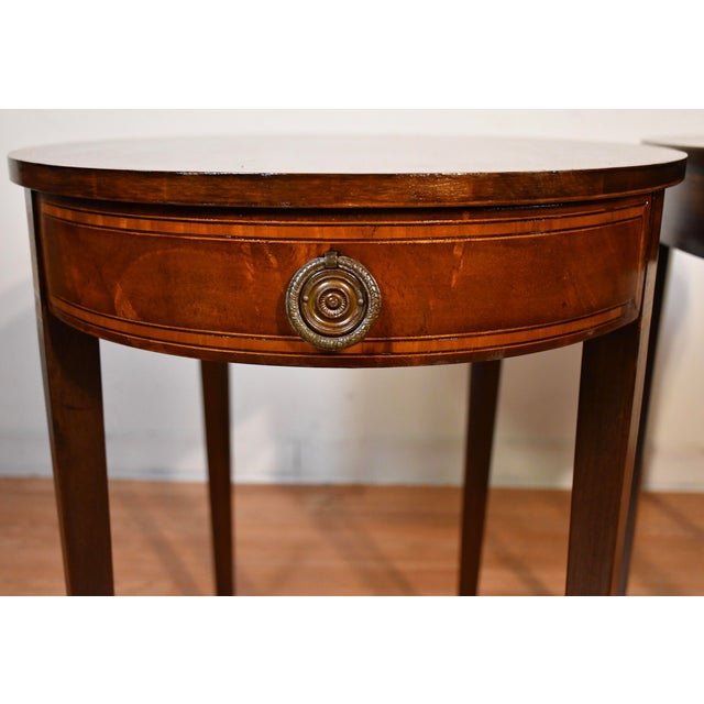 Wood 1910s Pair Antique English Hepplewhite Mahogany Side Tables / End Tables For Sale - Image 7 of 18