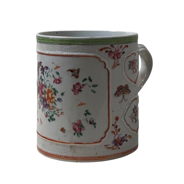 Chinese 18th Century Chinese Export Famille Rose Chicken Skin Porcelain Tankard For Sale - Image 3 of 6