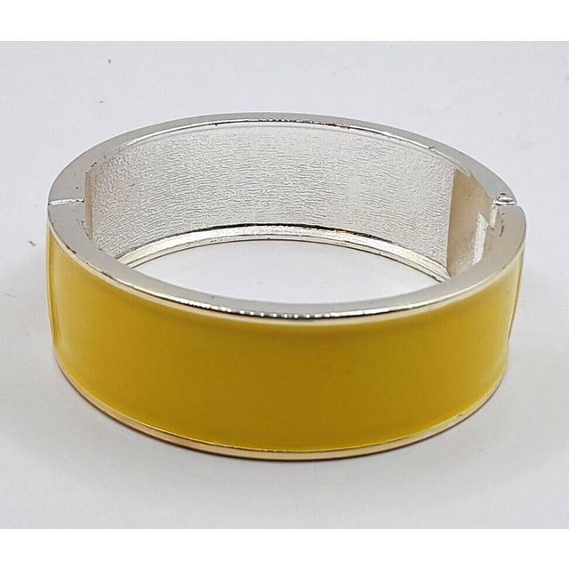 Vintage Lemon Yellow Enameled Metal Hinged Bangle Bracelet For Sale - Image 10 of 10