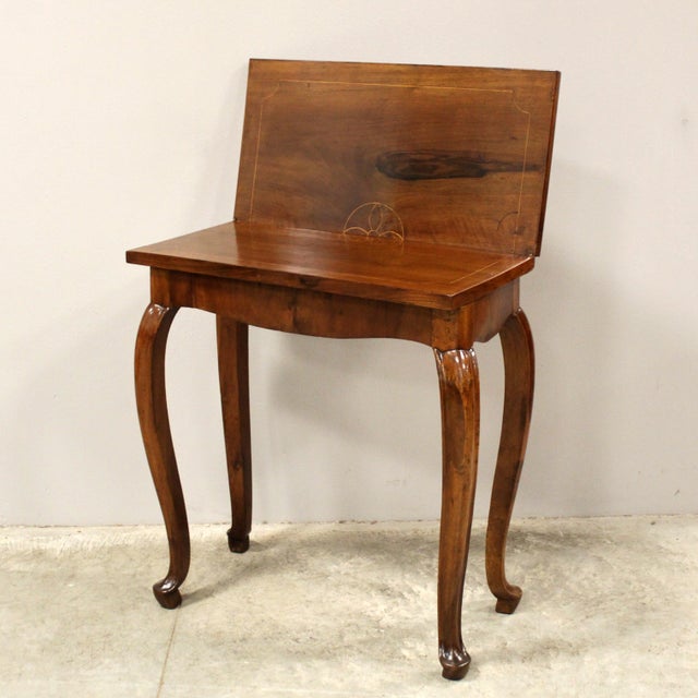 18th Century Louis XV Italian Table Console in Walnut For Sale - Image 4 of 16