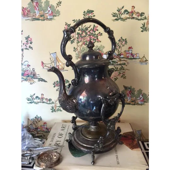1980s Footed Silver Teapot with Warming Dish For Sale In Atlanta - Image 6 of 6