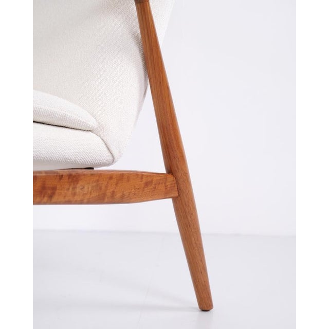 Walnut Lounge Chair with Light Fabric by Finn Juhl, 1952 For Sale - Image 10 of 11