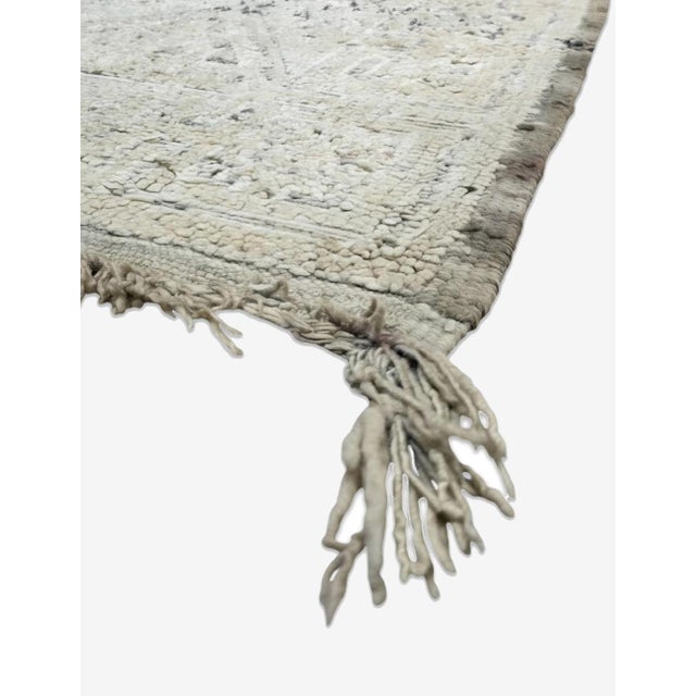 Mid-Century Modern Neutral 1980's Beni M'Guild Wool Rug - 11.3 X 6.7 Ft For Sale - Image 3 of 6