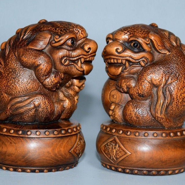 Traditional Pair of Carved Boxwood Guardian Lions – 3" Foo Dog Figures With Pedestals For Sale - Image 3 of 9