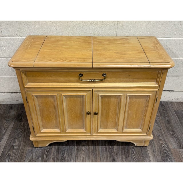 French Country Vintage Bernhardt Furniture Flip Top Server Sideboard For Sale - Image 3 of 13
