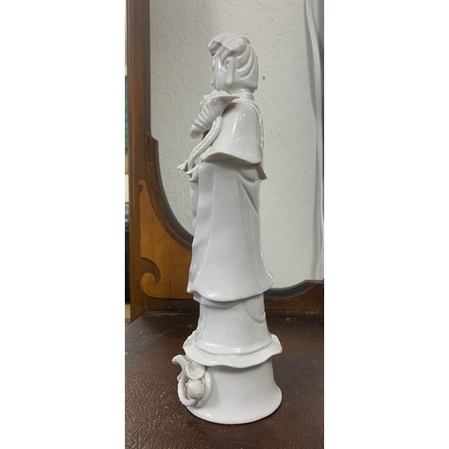 Mid 20th Century Vintage Blanc De Chine Guanyin Porcelain Statue For Sale - Image 5 of 11