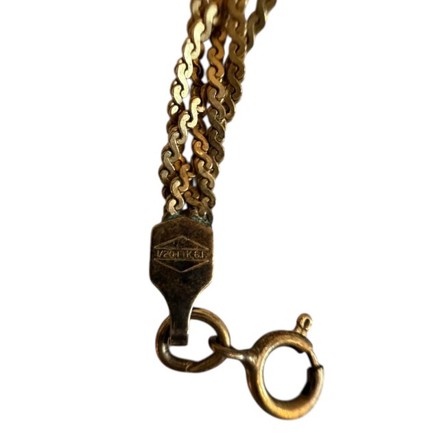 Fantastic and classic. A timeless design that will pair well with modern jewelry.