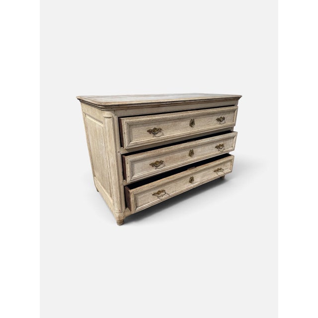 French Commode in Oak, 1760s For Sale - Image 4 of 7