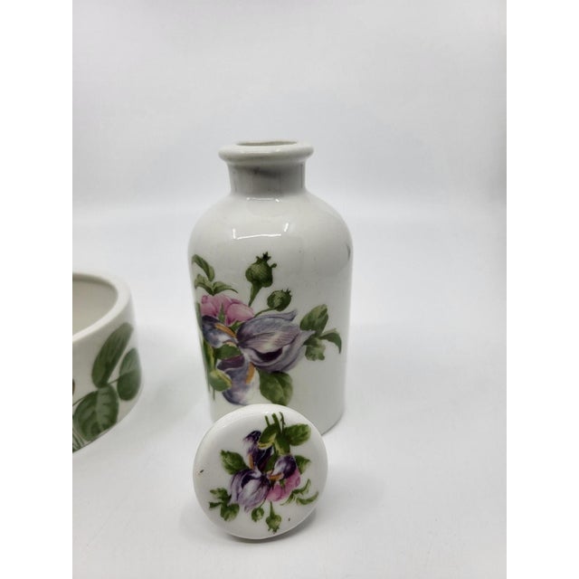 Vintage Paris Porcelain Bathroom Set, France, 1950, Set of 3 For Sale - Image 9 of 14