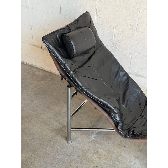 Mid 20th Century Vintage Scandinavian Black Leather Chaise Lounge Chair Mid Century Modern For Sale - Image 5 of 10