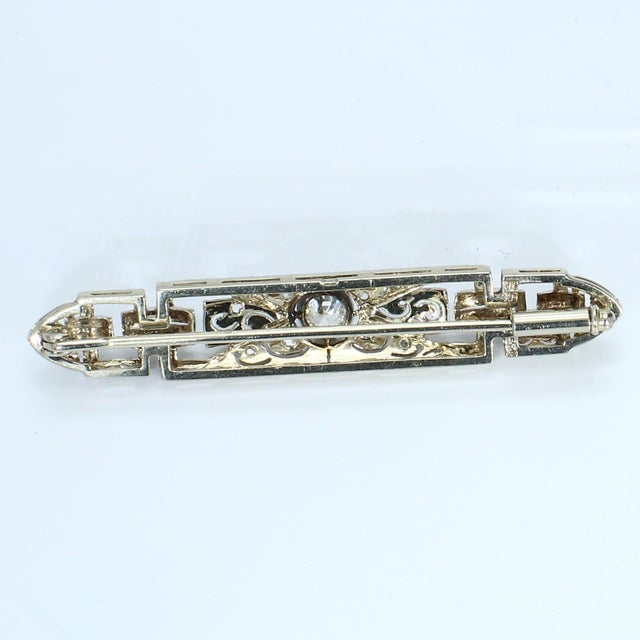 Traditional Antique Edwardian Style Platinum Brooch With Old European Cut Diamond For Sale - Image 3 of 4