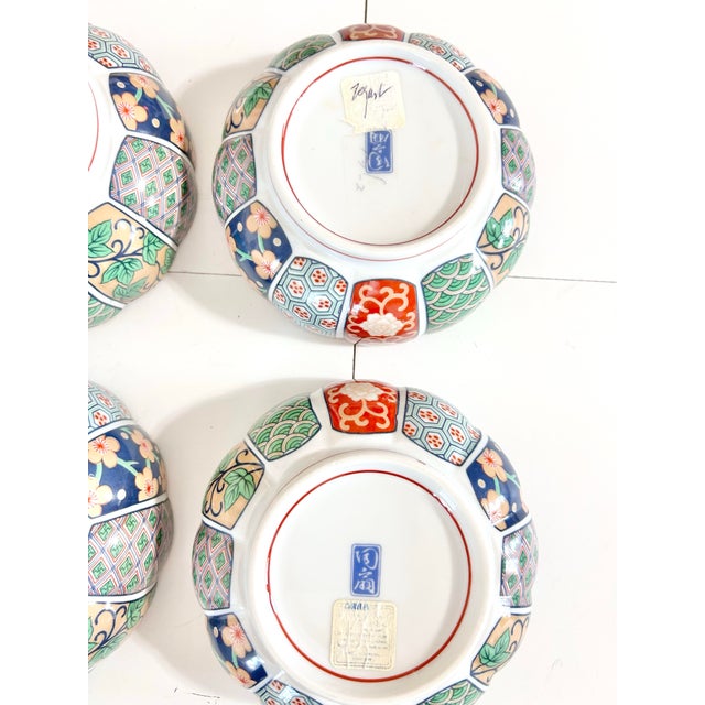 Vintage Imari Rice Bowls – Japanese Floral Vase Panel Design, Scalloped Rim - Set of 6 For Sale - Image 11 of 15