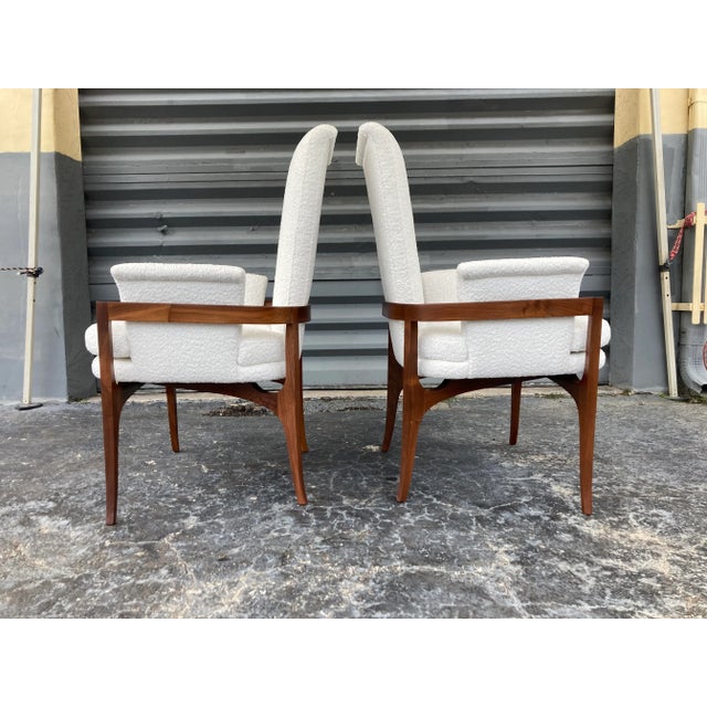 Mid-Century Modern 1960s Sculptural Mid-Century Modern Lounge Chairs in Walnut and White Boucle Fabric- a Pair For Sale - Image 3 of 13