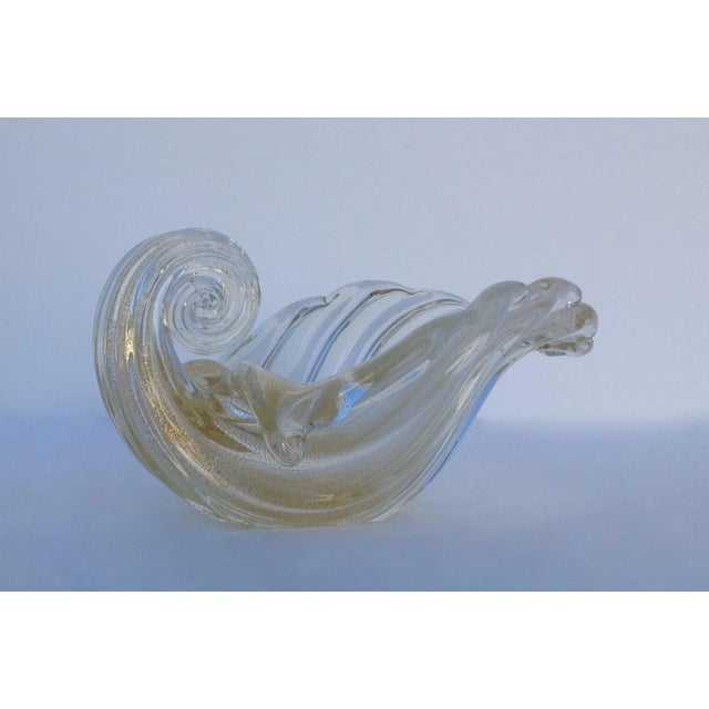 Mid-Century Modern Vintage C1950's Barovier Y' Toso Vintage Italian Murano Large Glass Conch Shell With Curled End and Gold Leaf Inclusions For Sale - Image 3 of 11