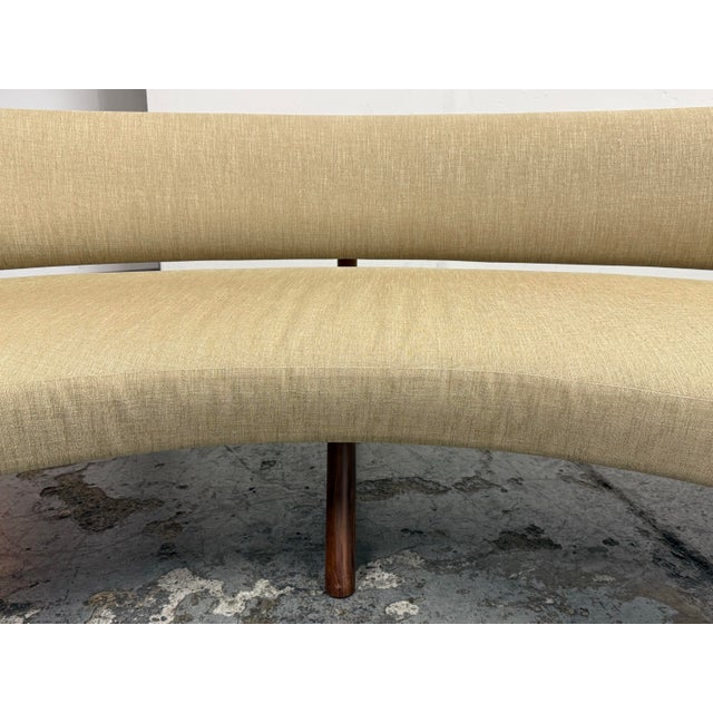 Vladimir Kagan Style Mid-Century Modern Floating Curved Sofa For Sale - Image 9 of 12