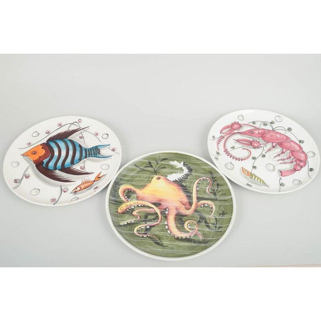 Hand-Decorated Faience Plates with Colourful Motifs, Mancioli, 1960s, Set of 5 For Sale - Image 3 of 6