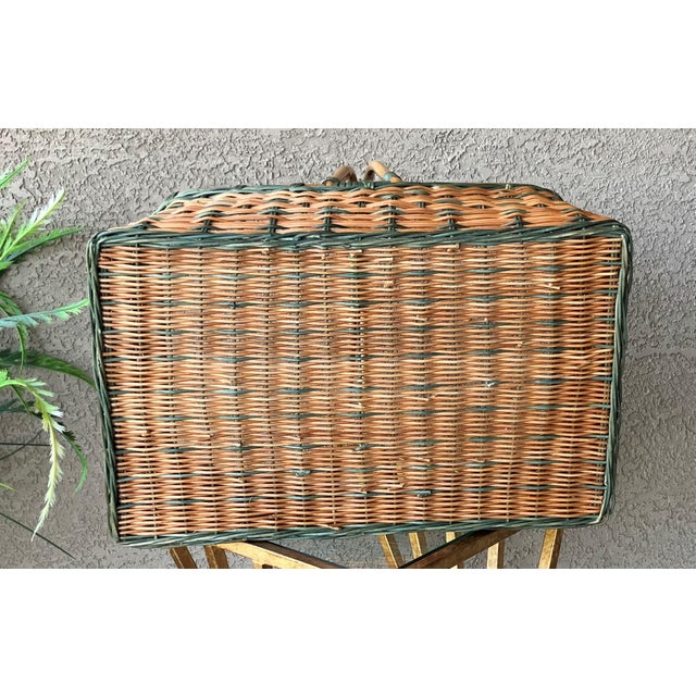 Wood Abundantly-Sized Late 20th-Century Bamboo & Natural Willow Baker’s-Style Basket For Sale - Image 7 of 18