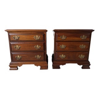 Vintage Chippendale-Style Mahogany Three-Drawer Nightstands – A Pair For Sale