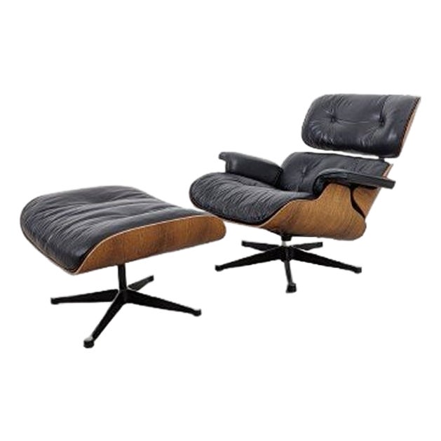 Set of Lounge Chair and Ottoman in Palisander by Charles and Ray Eames for Herman Miller For Sale