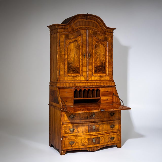 Baroque Baroque Secretaire with Upper Cabinet in Walnut, 1700s For Sale - Image 3 of 10