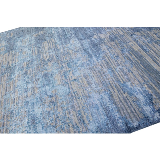 2010s Modern Abstract Wool & Silk Rug Handmade in Gray & Blue For Sale In New York - Image 6 of 7