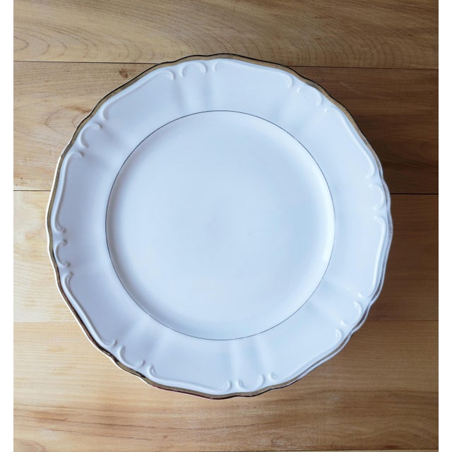 Mid-Century Modern Vintage Mid-Century White & Silver Porcelain Dinner Plates -Set of 10 For Sale - Image 3 of 5