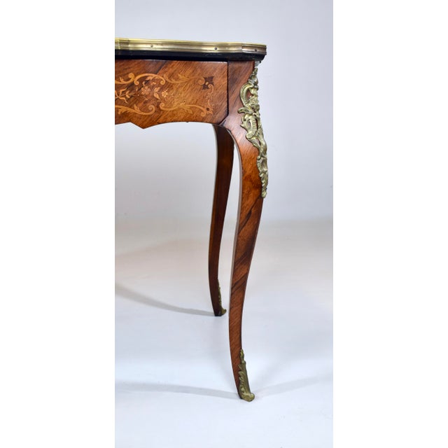 French Early 20th Century French Louis XV Style Rosewood Marquetry Writing Table/Desk For Sale - Image 3 of 18