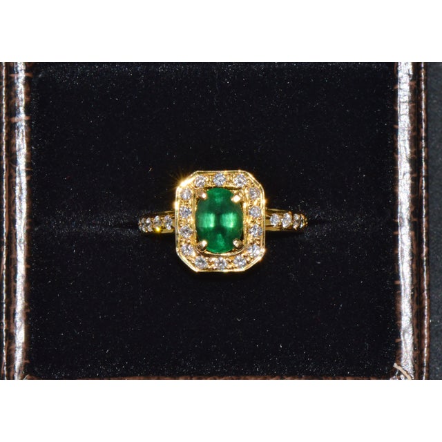 Certified Natural 2.15cts vs F Diamond Emerald 18k Solid Gold Ring Band, Size 6.75 For Sale In Dallas - Image 6 of 12