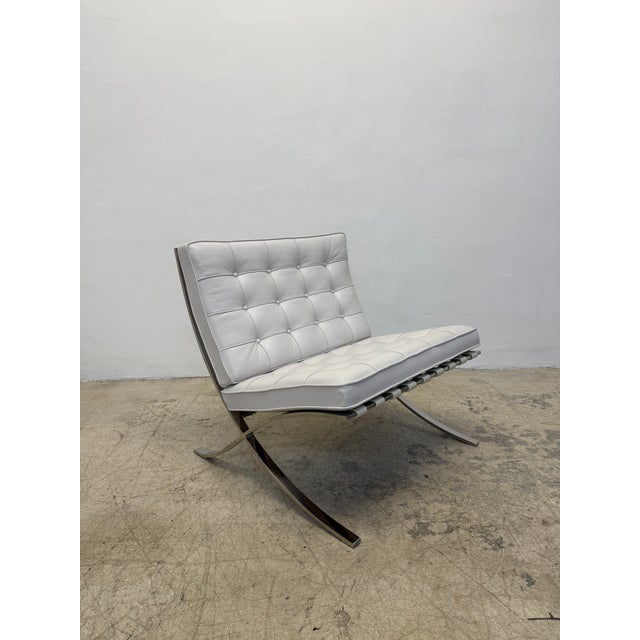 Ludwig Mies Van Der Rohe White Leather Barcelona Chairs for Knoll - A Pair For Sale In Miami - Image 6 of 17