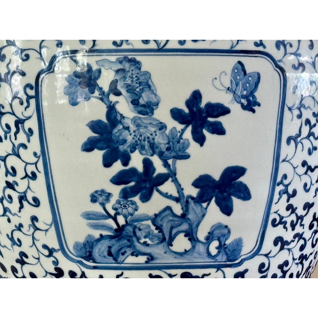 Ceramic 19th Century Chinese Blue and White Porcelain Jardiniere For Sale - Image 7 of 15