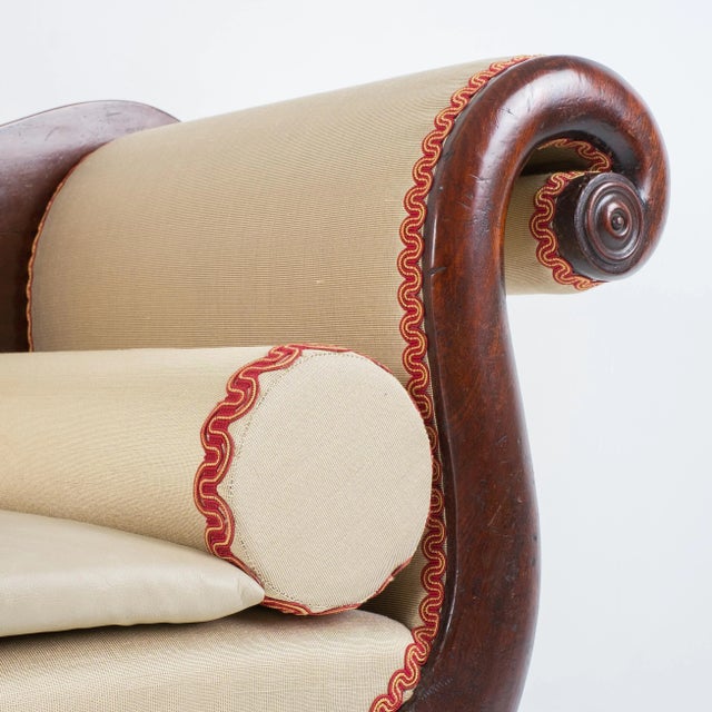 Philadelphia Neoclassic Upholstered Mahogany Sofa, 1830 For Sale In Chicago - Image 6 of 11