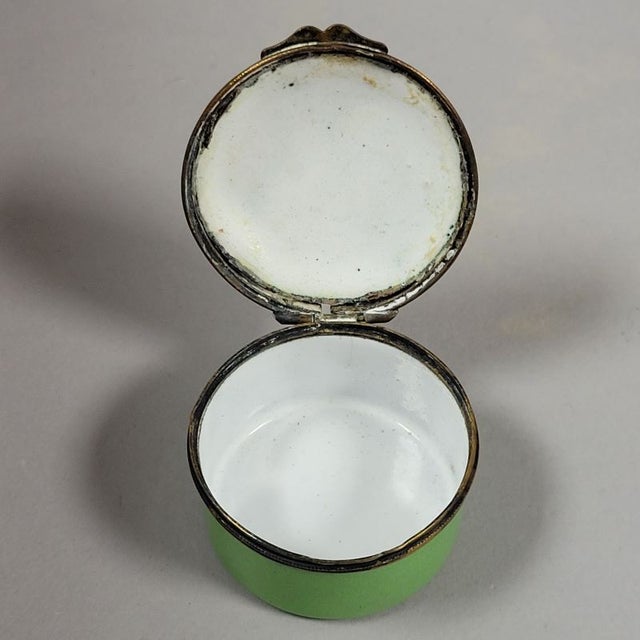 18th C Battersea Bilston Rememberance Enamel Patch Box For Sale In Raleigh - Image 6 of 6