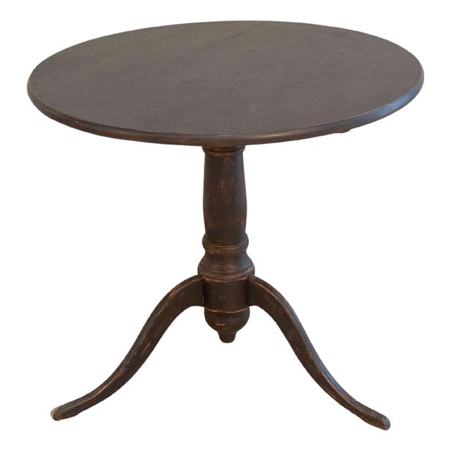 19th Century Swedish Gustavian Tilt-Top Table in Painted Finish For Sale
