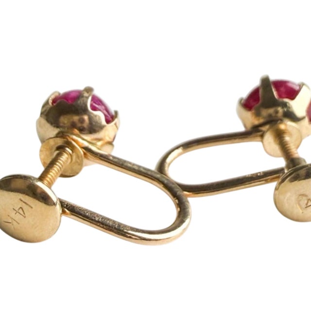 1970s Vintage 14k Yellow Gold Cabochon Ruby Screw-Back Earrings, A Pair For Sale - Image 5 of 12