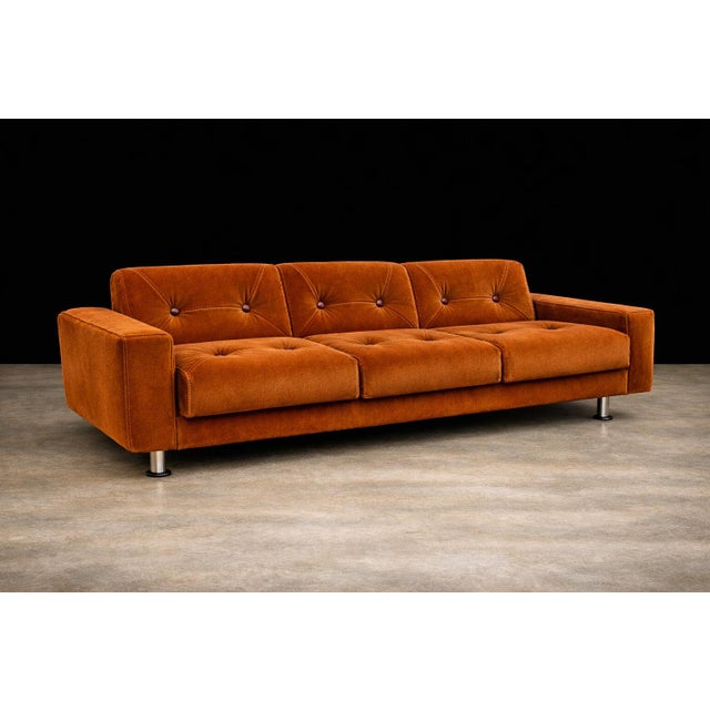 “Pullman” Sofa in Burnt Caramel Mohair With Brazilian Rosewood Buttons by Jorge Zalszupin for L’Atelier, Brazil, 1970s For Sale - Image 13 of 16