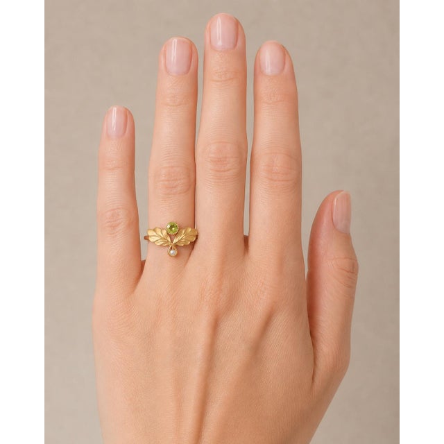 Art Nouveau–Inspired Peridot and Pearl Botanical Ring in 14k Gold, Size 7.5 For Sale - Image 6 of 7