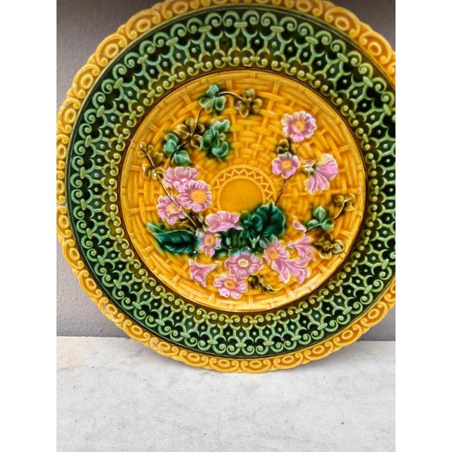 Villeroy & Boch Majolica Pink Flowers Villeroy & Boch Plate , Circa 1900 For Sale - Image 4 of 5