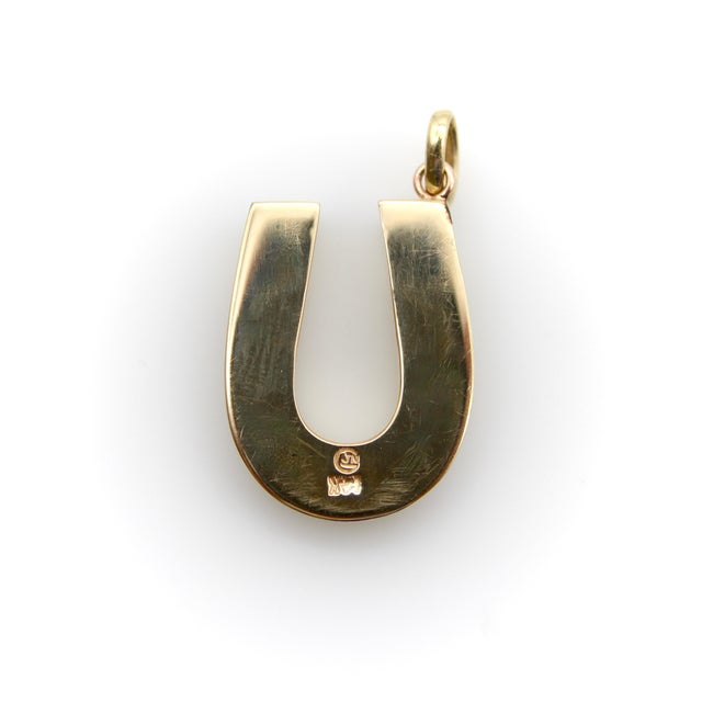 Metal Late 19th Century Victorian 14k Gold Intricate Woven Wirework Horseshoe Pendant With Diamonds For Sale - Image 7 of 10