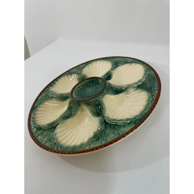 Longchamp 1950s French Longchamp Majolica Green and White Oyster Plate For Sale - Image 4 of 14