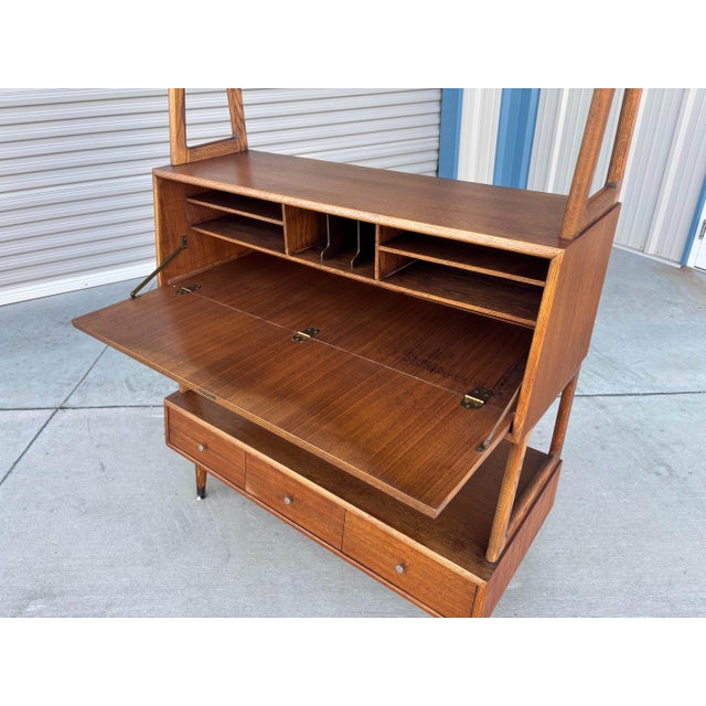 1950s Mid-Century Walnut Wall Unit Secretary Desk & Bookcase by Saginaw Furniture For Sale - Image 10 of 18