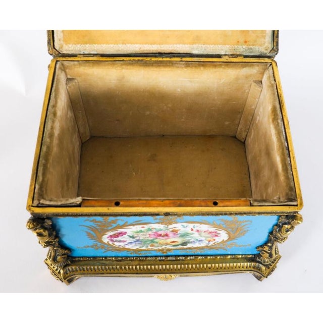 Antique 19th Century French Porcelain and Ormolu Jewellery Casket from Sèvres, 1860s For Sale - Image 18 of 18