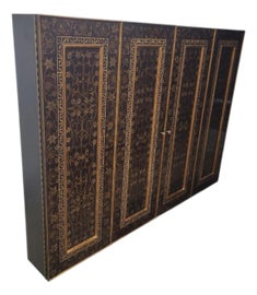 Example of Dorothy Draper Shelving