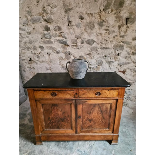 French Louis Philippe Walnut Buffet with Black Marble Top, France, 1840s For Sale - Image 5 of 18